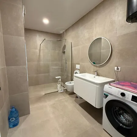 Radhime Luxury Apartments Sleeps 5 Orikum Exterior photo