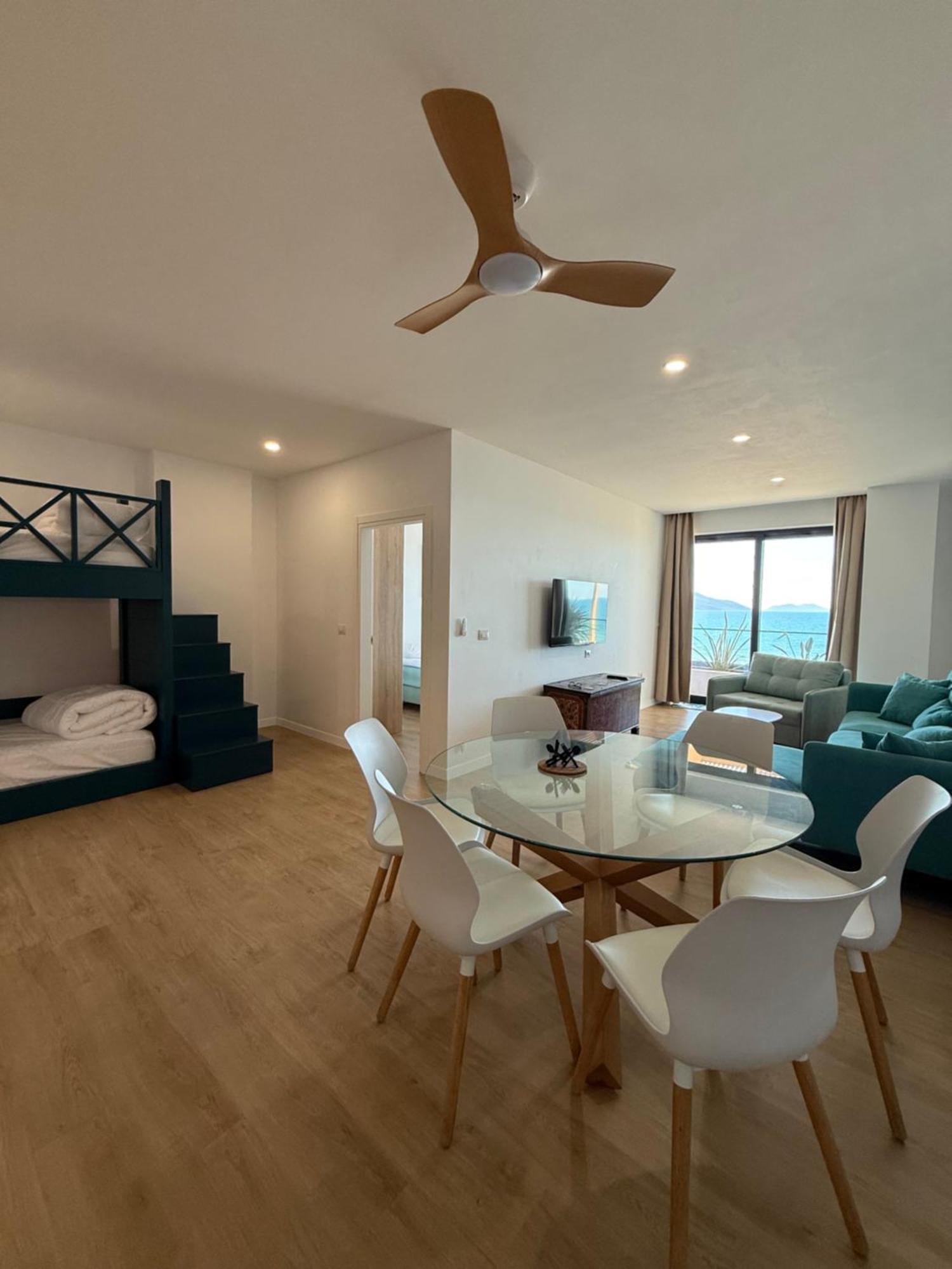 Radhime Luxury Sleeps 5 Orikum